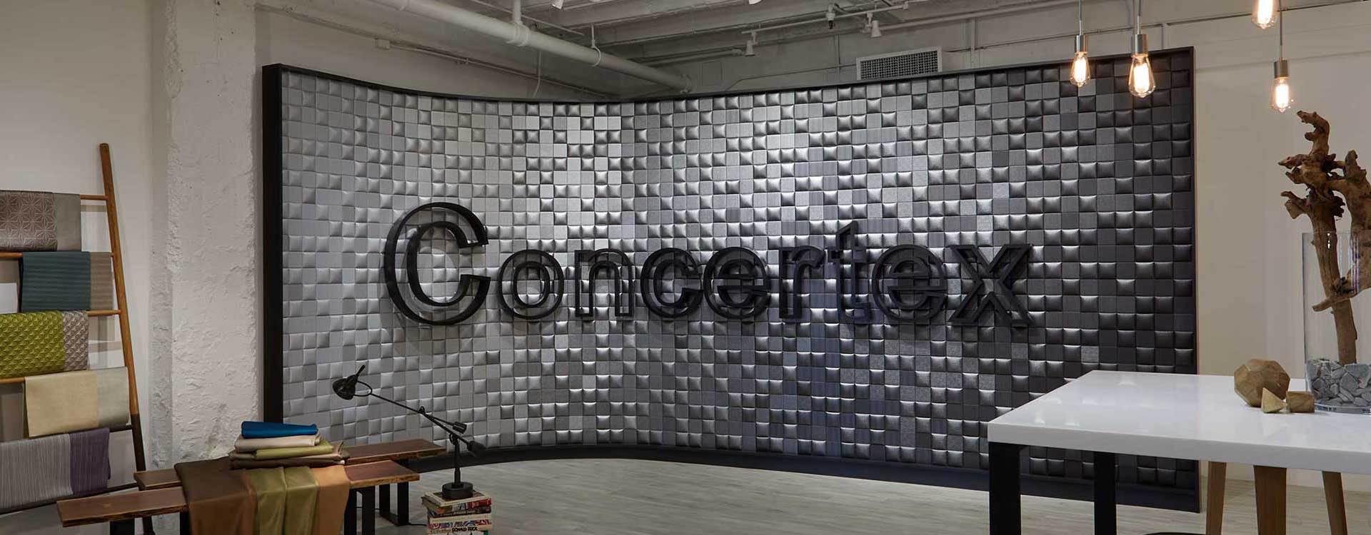 A wall with the word " concerted ".